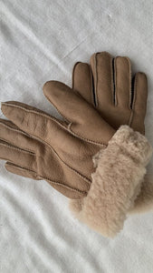 Pre-Owned Tan Sherpa Lined Gloves - Size Small (Estimated)