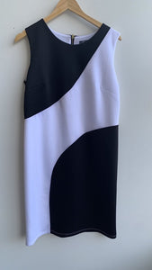 Pre-Owned DeVie Black/White Sheath Dress - Size 12