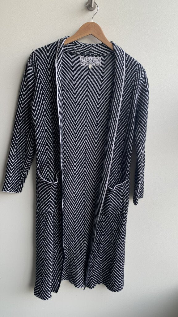 Pre-Owned Pink Martini Black/White Chevron Print Coatigan - Size Large