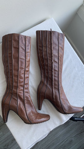 Pre-Owned Tsubo Brrown Line Stitch Tall Heeled Boots - Size 9