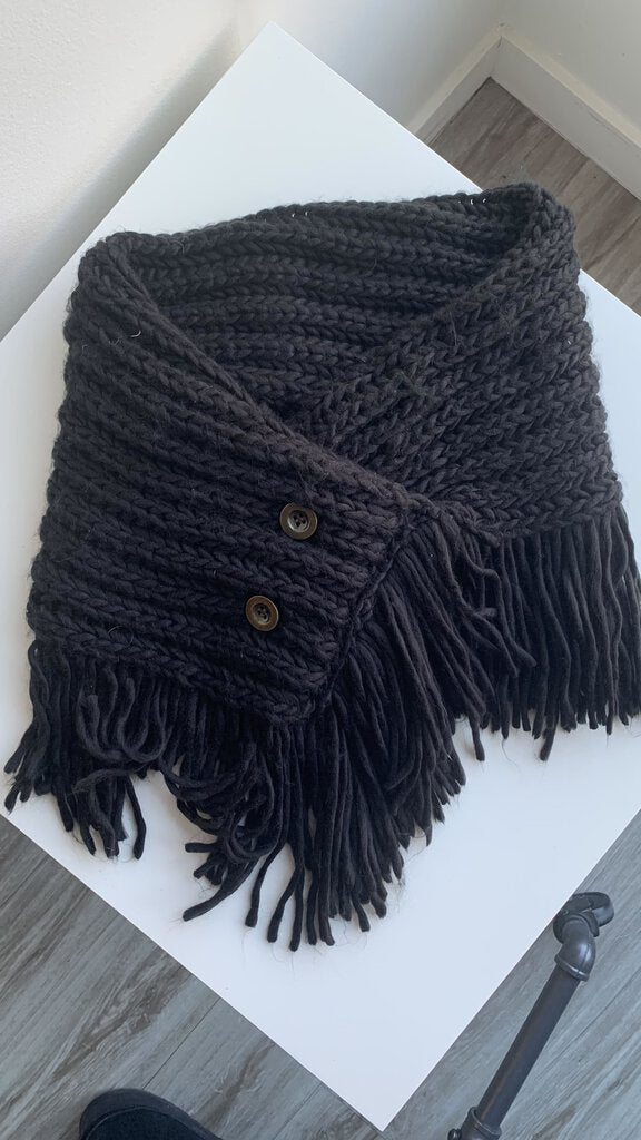 Pre-Owned Modena Black Fringe Trim Knit Shawl