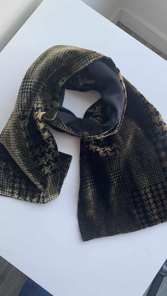 Pre-Owned Black/Gold Houndstooth Print Scarf