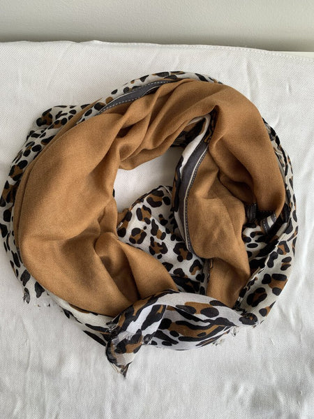 Pre-Owned Bailey Leopard Print/Brown Scarf