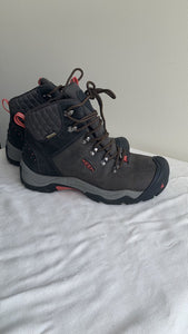 Pre-Owned Keen Brown/Black Hiking Boots - Size 9.5