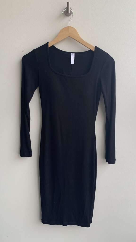 Pre-Owned Popilush Black Ribbed Long Sleeve Fitted Dress w/ Built-in-Bra - Size Medium