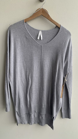 Pre-Owned Dreamers by Debut Grey V-Neck Front Seam Sweater (NWT)- Size S/M