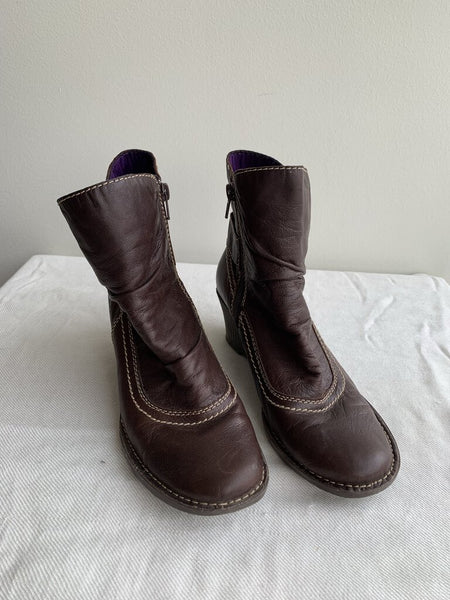 Pre-Owned Groundhog Brown Leather Side Button Wedge Booties - Size 7