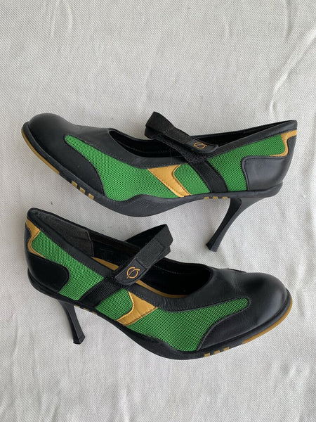 Pre-Owned Tanara Black Leather/Green Mesh Sporty Heels - Size 8