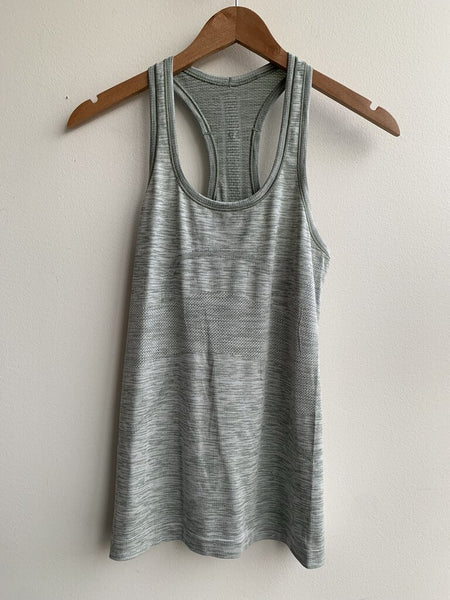 Pre-Owned Lululemon Heathered Green Racerback Tank - Size Small (Estiamted)