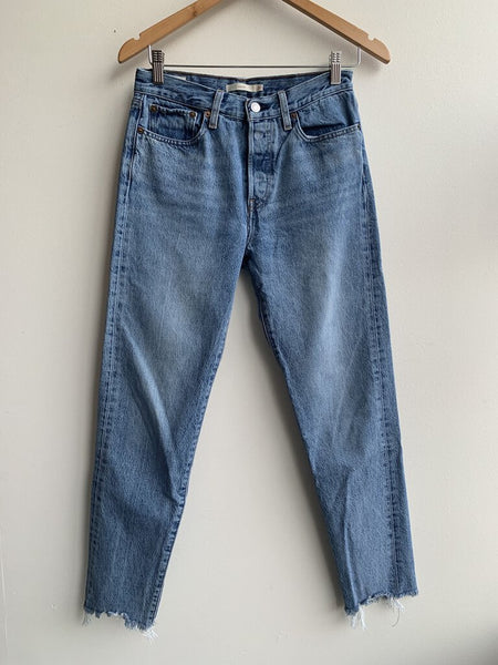 Pre-Owned Levi's Mid-Blue Wedgie Jeans - Size 27