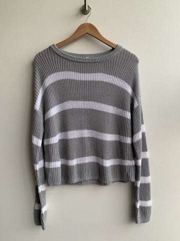 Pre-Owned Garage Grey/White Stripe Sweater - Size Medium