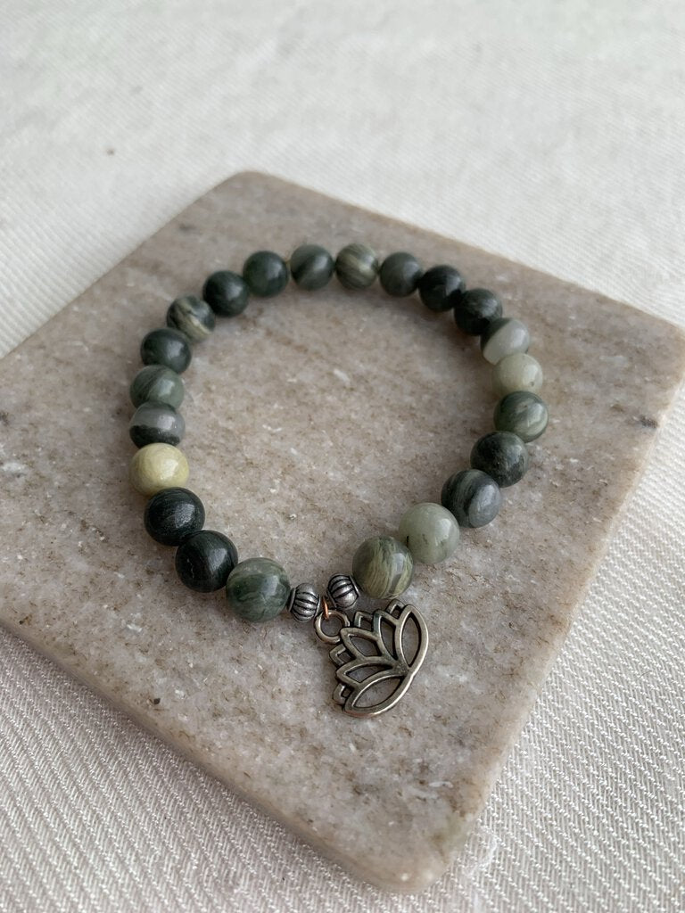 Pre-Owned Green Beaded Lotus Flower Bracelet