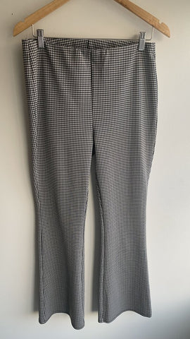 Pre-Owned H&M Black/White Houndstooth Flair Pull On Pant- Size Large