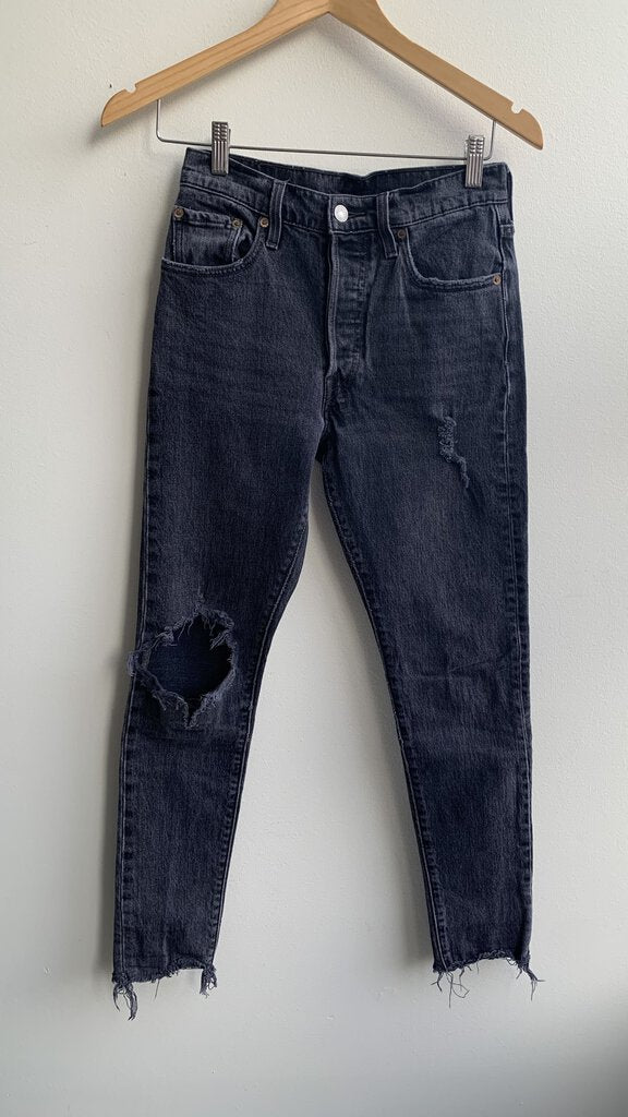 Pre-Owned Levi's Black 501 Skinny Distressed Frayed Hem- Size 25