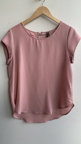 Pre-Owned Only Blush Cap Sleeve Blouse- Size Medium