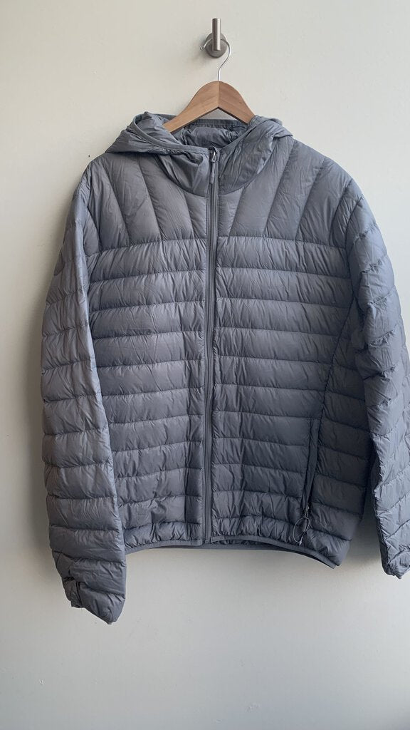 Pre-Owned Performance Grey Puffer Jacket- Size X-Large