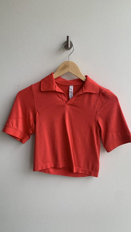 Pre-Owned Lululemon Red Cropped Golf Shirt - Size 0