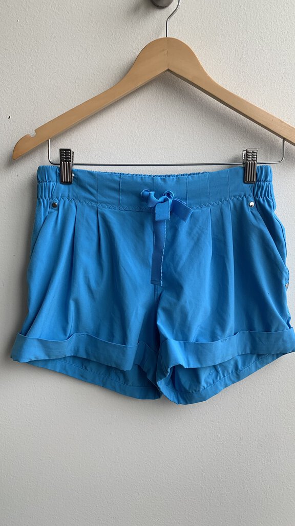 Pre-Owned Lululemon Bright Blue Cuffed Shorts - Size 6