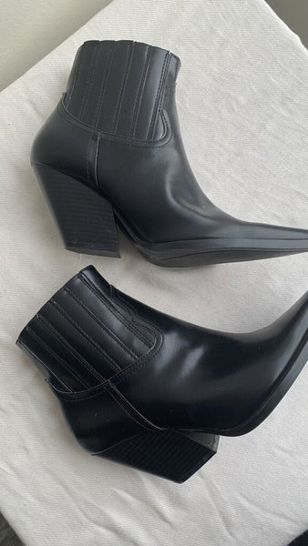 Pre-Owned Zara Black Faux Leather Western Booties - Size 39