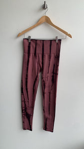 Pre-Owned Triple Threat Maroon Tie-Dye Athletic Leggings - Size 8