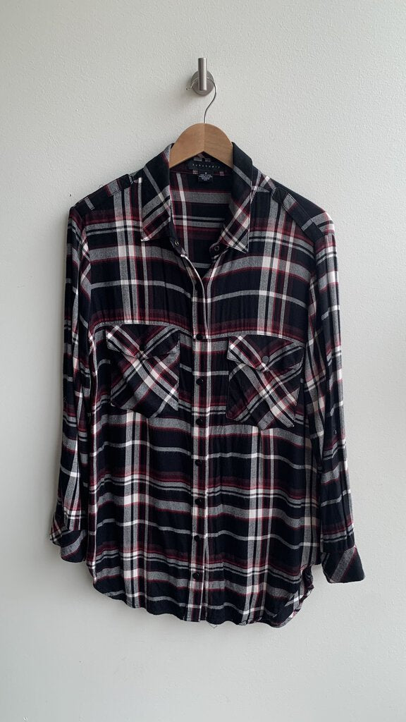 Pre-Owned Sanctuary Black/Red Plaid Button Front Long Sleeve Shirt - Size Medium