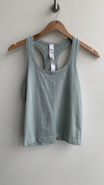 Pre-Owned Lululemon Grey Cropped Tank Top- Size 4