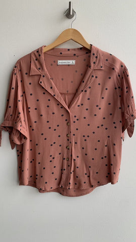 Pre-Owned Abercrombie & Fitch Brown Polka Dot Button Up Blouse- Size Large