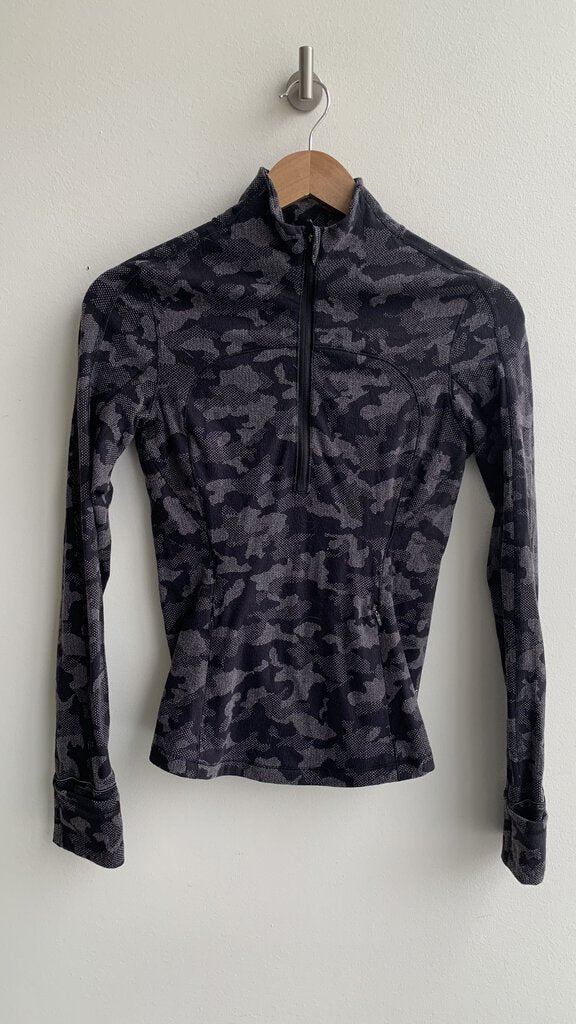 Pre-Owned Lululemon Black Camo Print Quarter Zip Sweater- Size 4