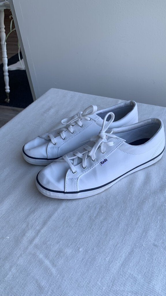 Pre-Owned Keds White Faux Leather Sneakers - Size 9