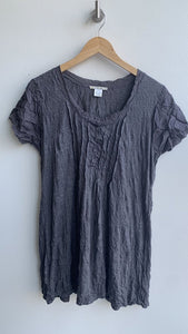 Pre-Owned Alison Sheri Grey 1/4 Button Cap Sleeve Crinkle Tunic - Size Large