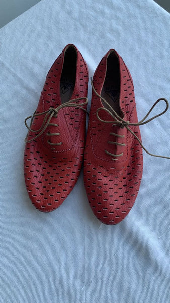 Pre-Owned John Fluevog Red Punch Cut Leather Shoes - Size 7