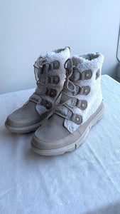 Pre-Owned Sorel Tan/Sherpa Lace Up Boots - Size 9.5