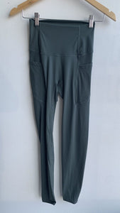 Pre-Owned First Health Grey/Green Side Pockets Leggings (NWT)- Size 6