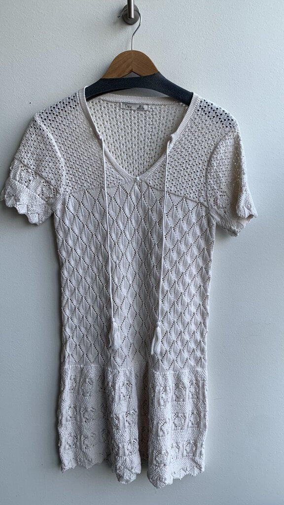 Pre-Owned Dex Cream Crochet Short Sleeve Dress- Size Medium