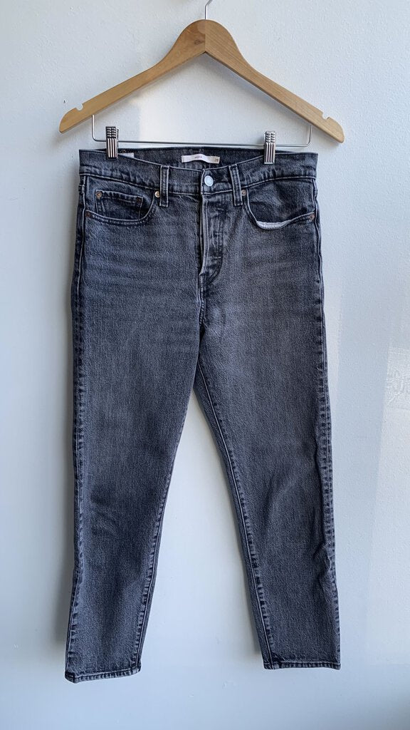 Pre-Owned Levi's Washed Black Slim Leg Wedgie Jeans - Size 28