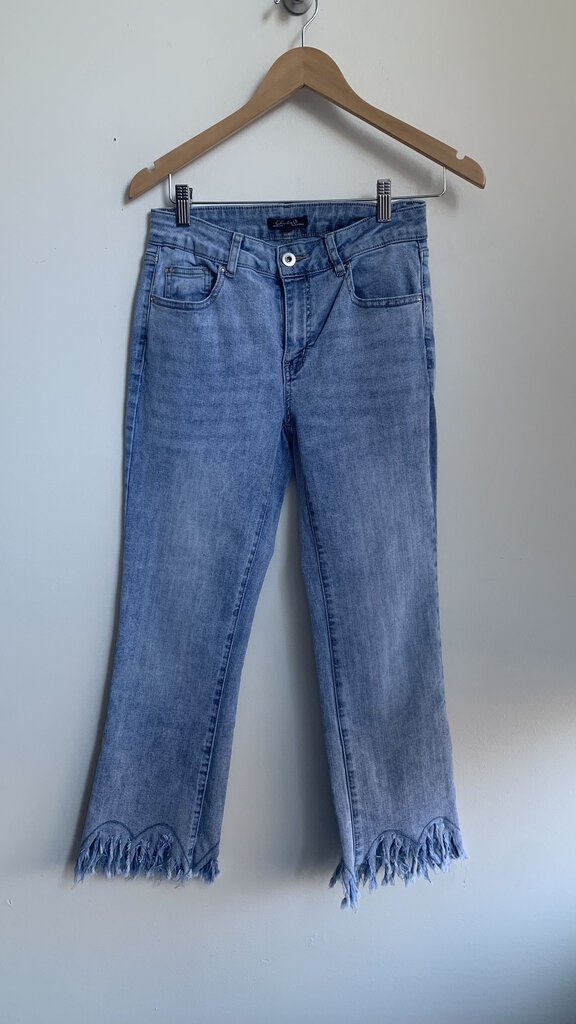 Pre-Owned Charlie B Light Wash Fringe Hem Jeans - Size 6