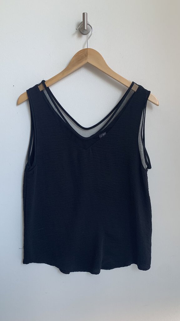 Pre-Owned Orb Black Mesh Trim V-Neck Tank - Size Medium (NWT)