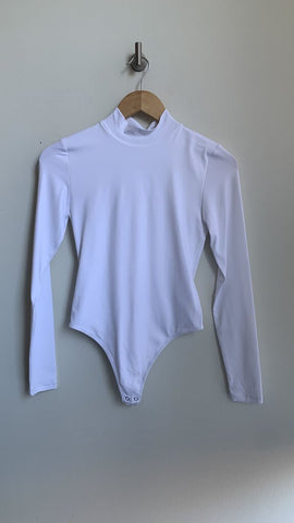 Pre-Owned Second Skin by RD White Mock Neck Long Sleeve Bodysuit - SIze Small (NWT)