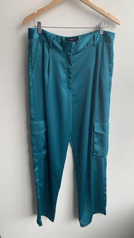 Pre-Owned Dynamite Green Satin Wide Leg Cargo Pants- Size 12