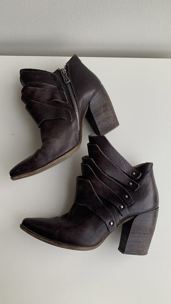 Pre-Owned A.S. 98 Brown Pointy Toe Layered Leather Booties - Size 39