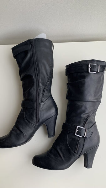 Pre-Owned Spring Black Buckle Calf Length Heeled Boots - SIze 6.5