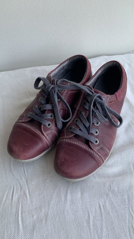 Pre-Owned Josef Seibel Red Round Toe Sneakers- Size 39