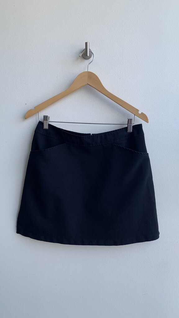 Pre-Owned Two Roads Black Pockets Mini Skirt- Size Medium (Estimated)