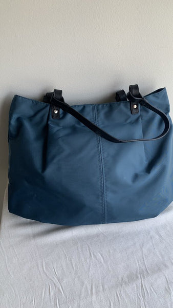 Pre-Owned Banana Republic Blue with Black Straps Athletic Style Bag