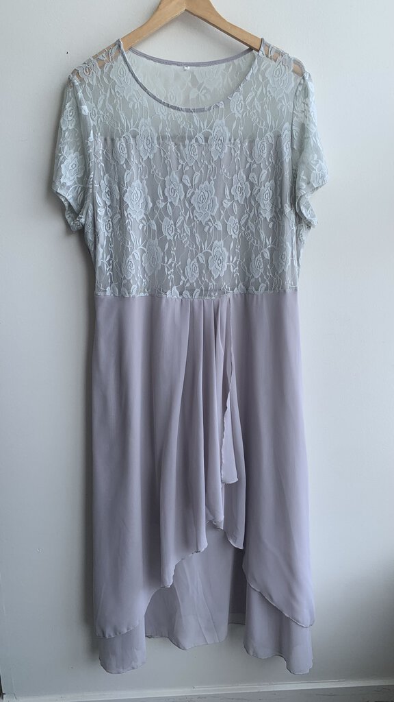 Pre-Owned Light Grey Lace Short Sleeve Top Pleated High Low Skirt Dress- Size 2XL