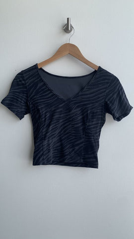 Pre-Owned Lululemon Black Zebra Print Cropped T-Shirt- Size Small (Estimated)