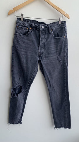 Pre-Owned Levi's Black 501 Ripped Knee Distressed Jean- Size Small (Estimated)