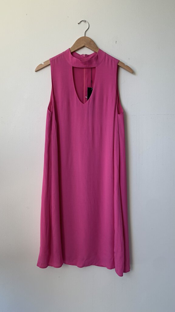 Pre-Owned Renuar Raspberry Pink V-Cut Sleeleless Dress - Size Small (NWT)