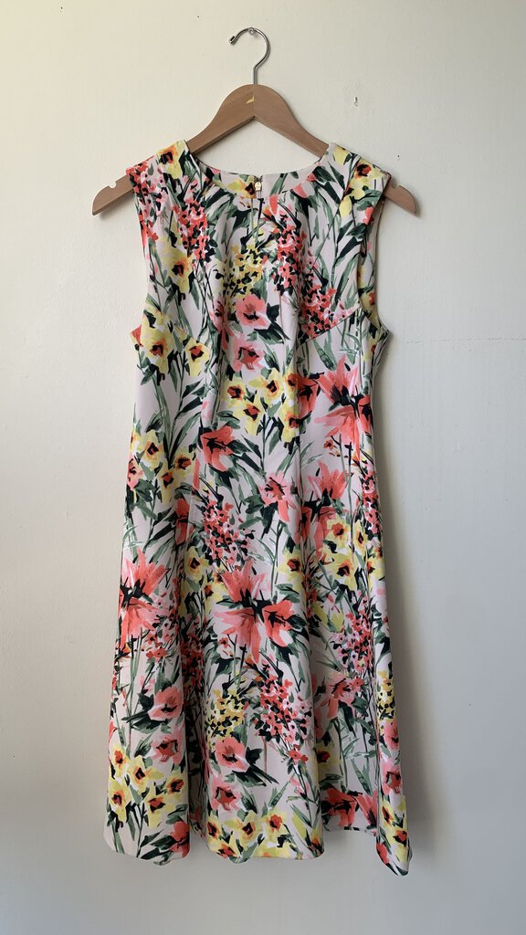 Pre-Owned Tommy Hilifger Bright Floral Print A-Line Dress - Size 8