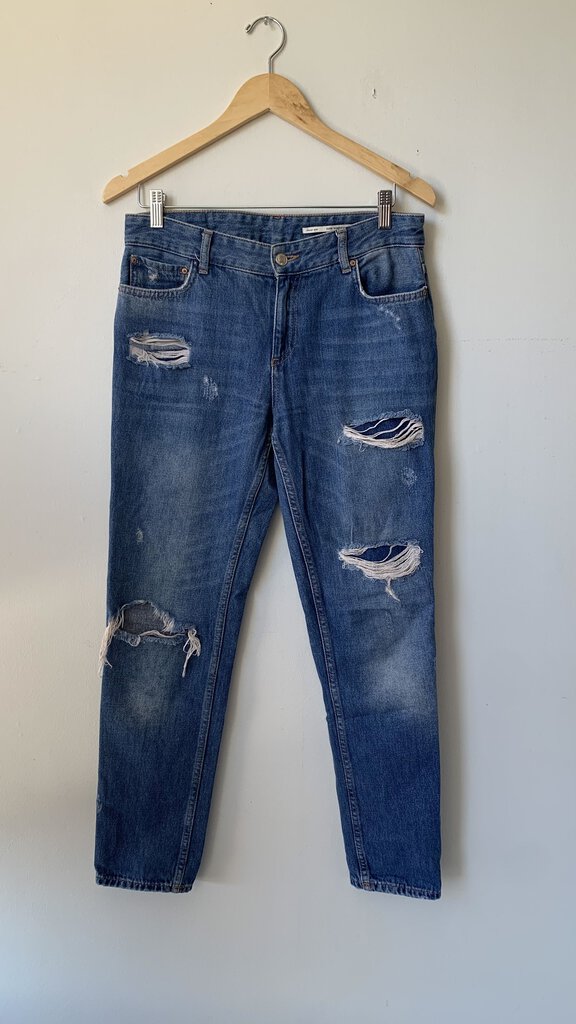 Pre-Owned Zara Medium Wash Ripped Relaxed Fit Medium Rise Jeans- Size 4